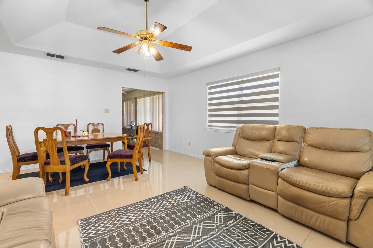 1424 Libra St #1 - Photo 3 of 14