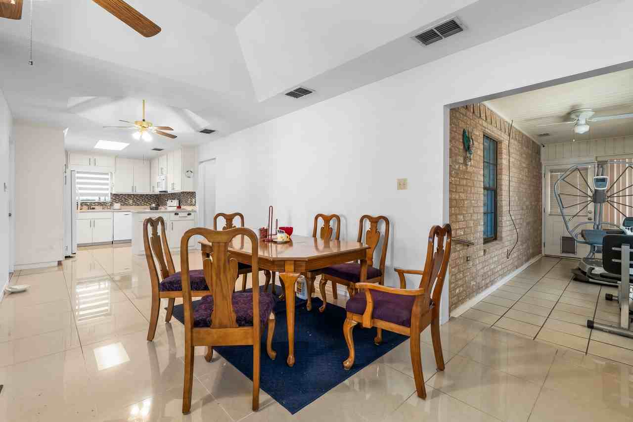 1424 Libra St #1 - Photo 4 of 14