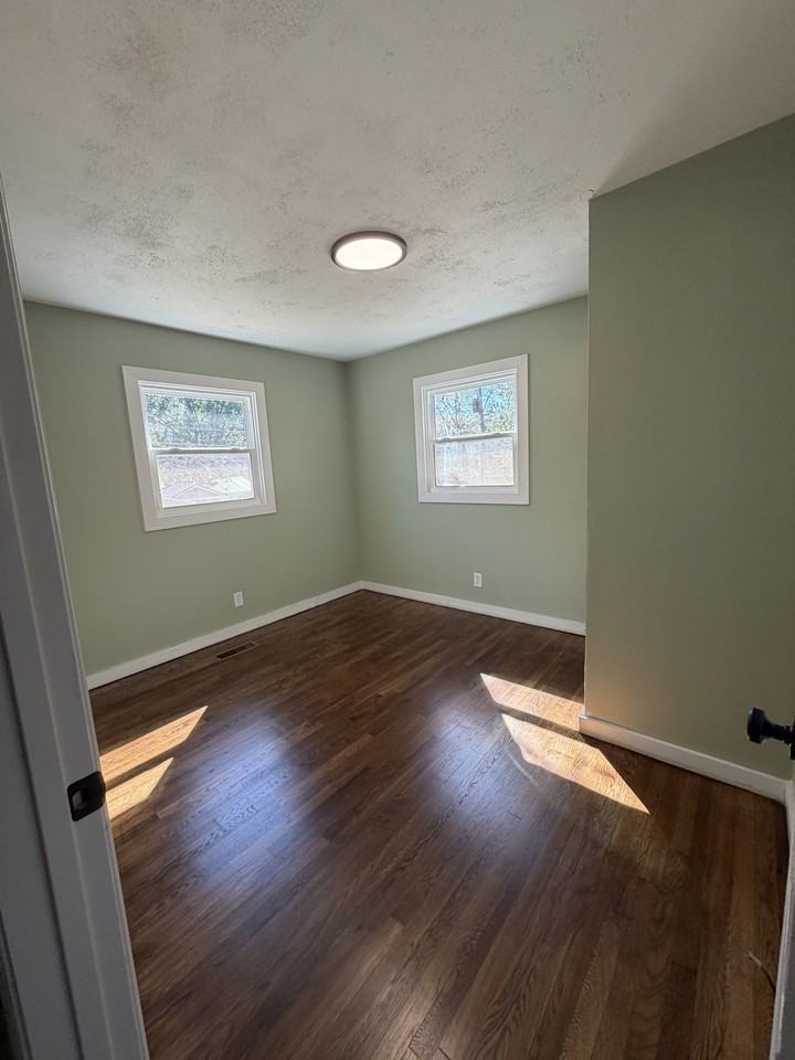 5241 Lomnick St #1 - Photo 3 of 8
