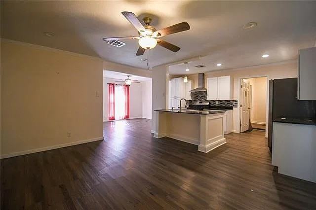 132 Southern Ct #1 - Photo 5 of 13