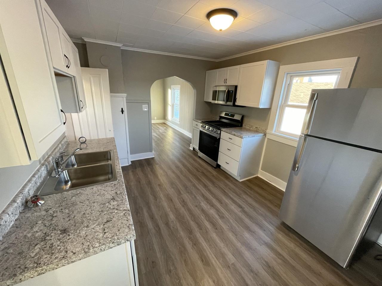 212 W 8th Ave - Photo 2 of 11