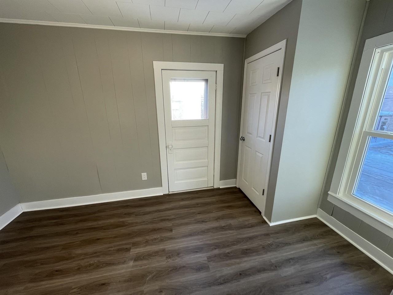 212 W 8th Ave - Photo 7 of 11