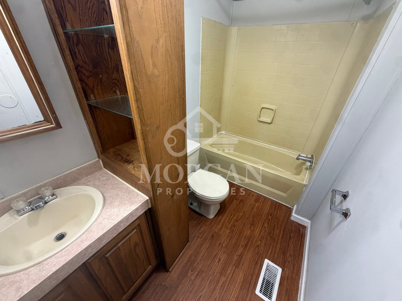 4950 Chester Dr - Photo 5 of 8