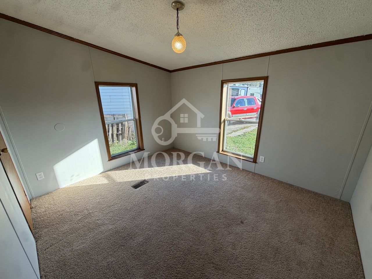 4950 Chester Dr - Photo 7 of 8