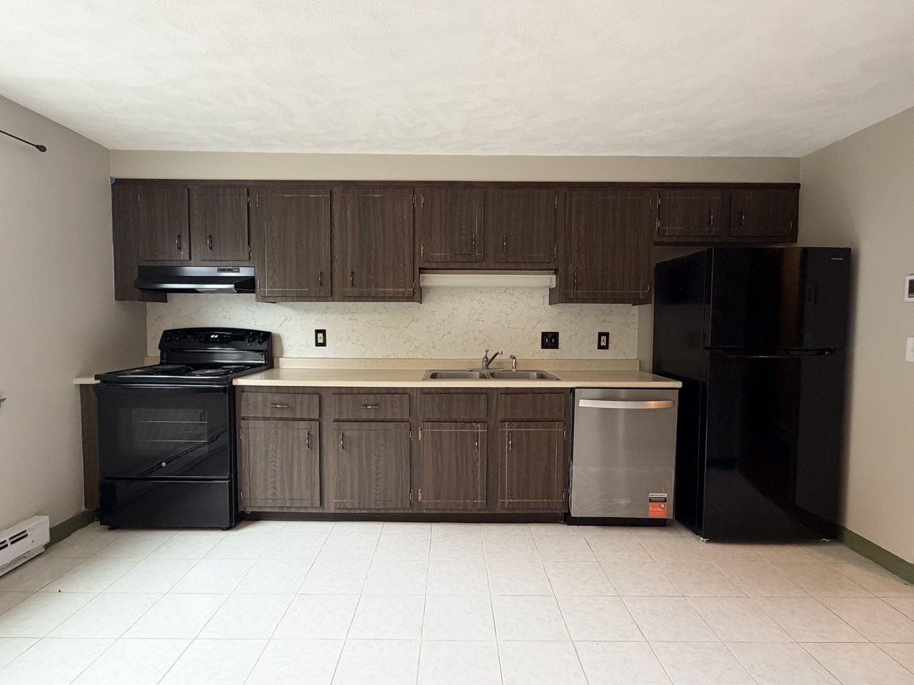 109 Maple St Apt A6 #A6 - Photo 7 of 12