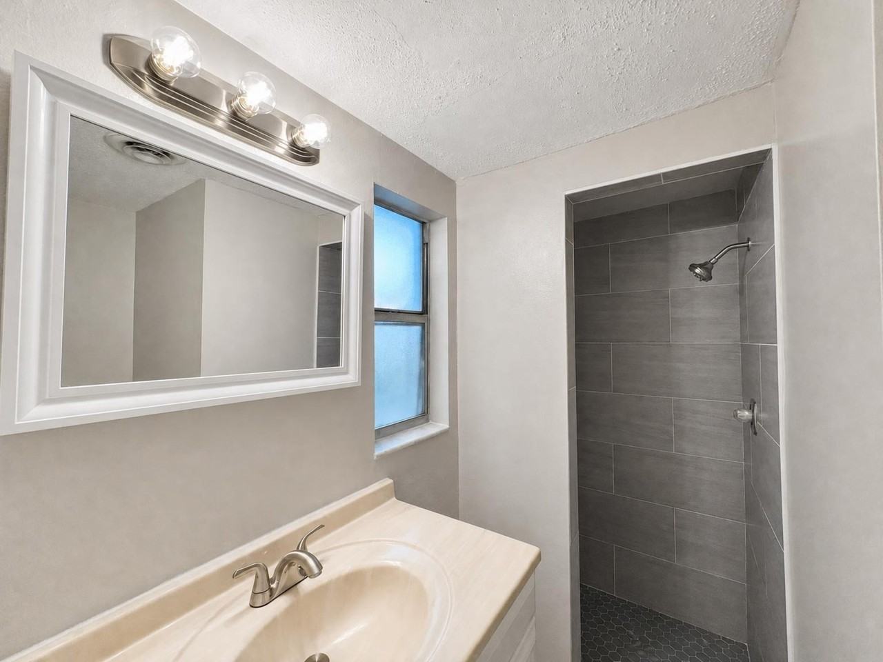 316 Briarwood Rd #A - Photo 6 of 9