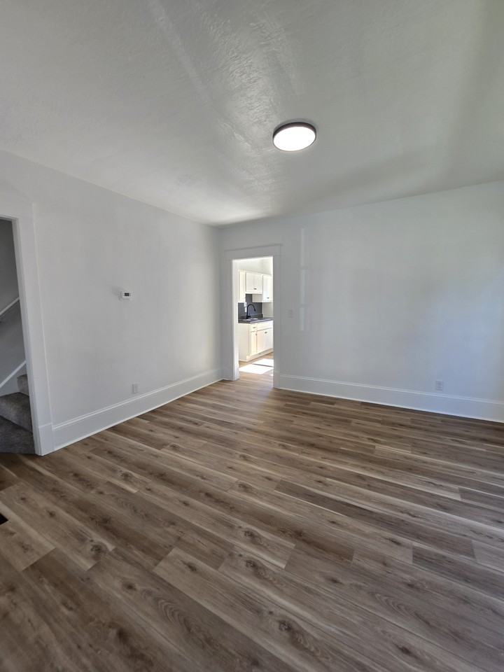 6th St Ne #3008 - Photo 3 of 9