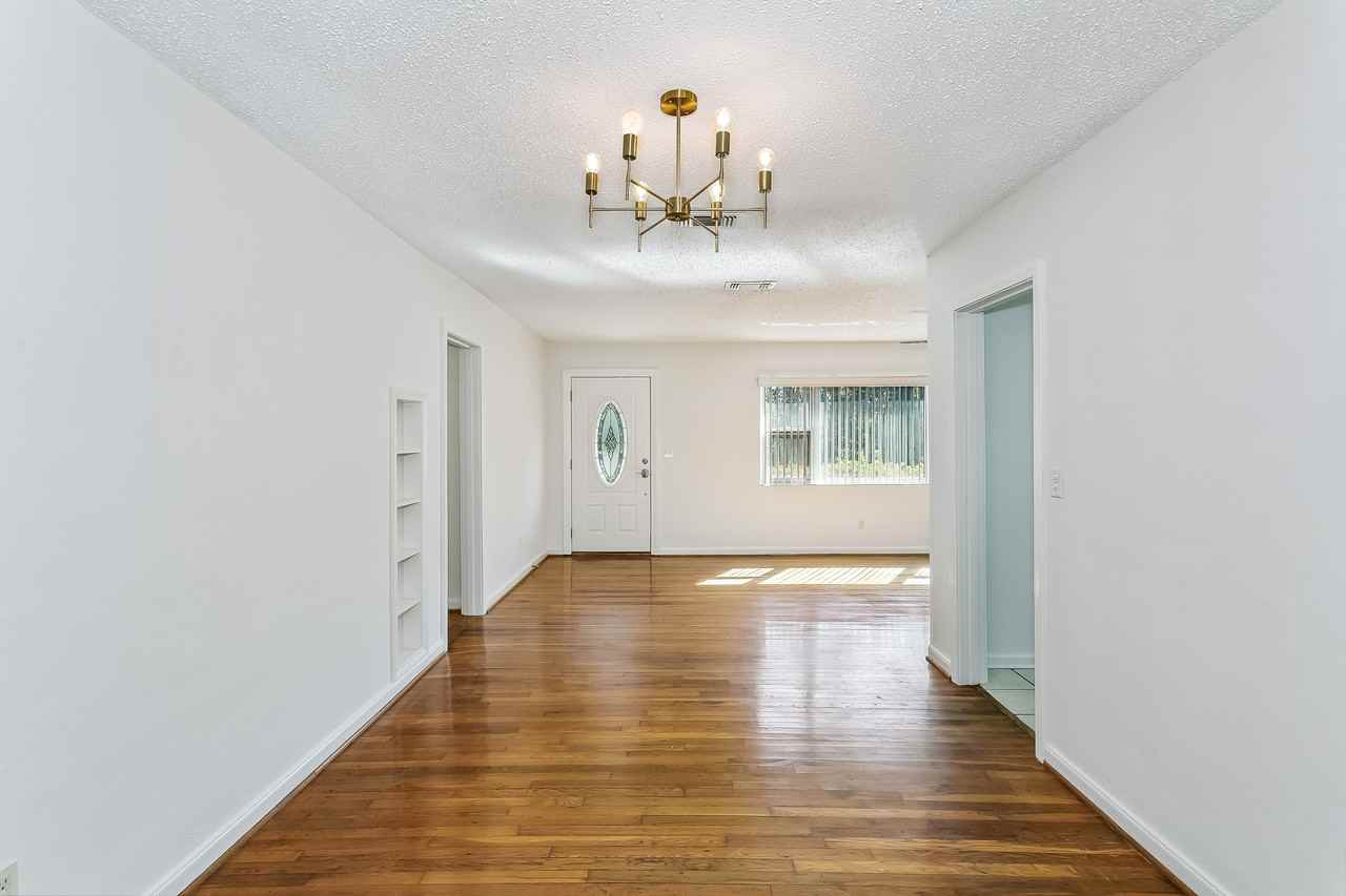 161 Baldwin Ave - Photo 3 of 26