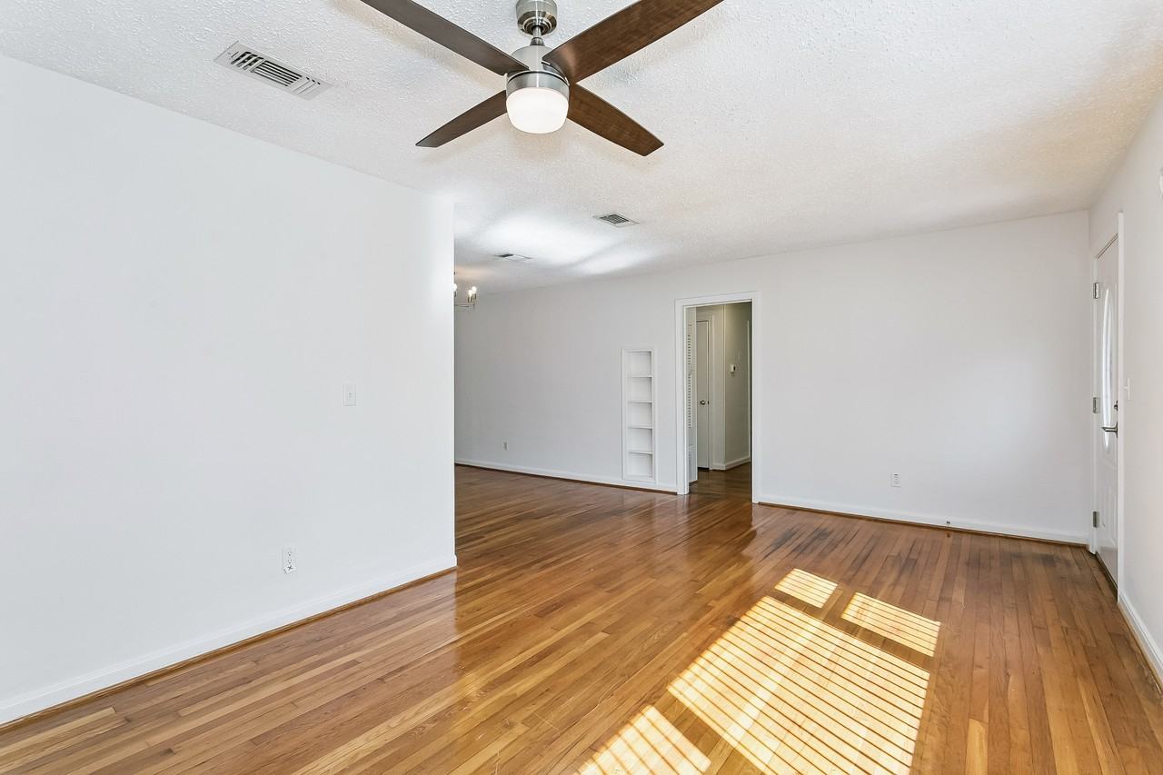 161 Baldwin Ave - Photo 5 of 26