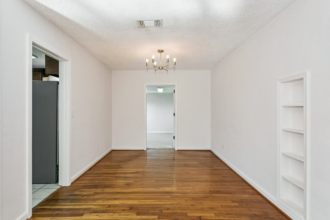161 Baldwin Ave - Photo 6 of 26