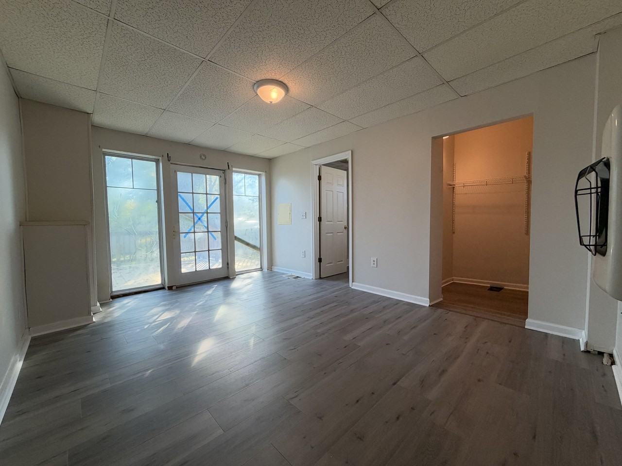 443 N Pitt St #1 - Photo 5 of 15
