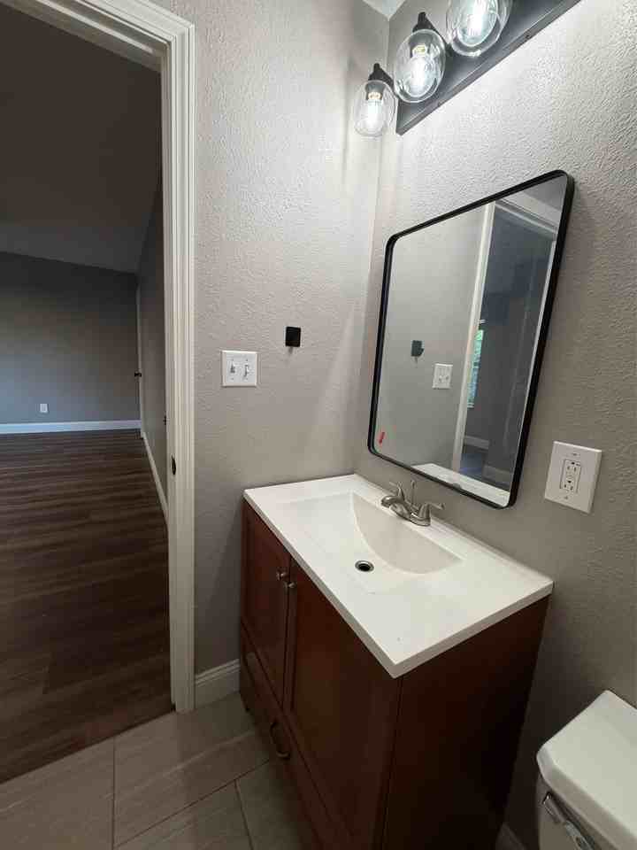 906 Natasha Cir #B - Photo 4 of 13