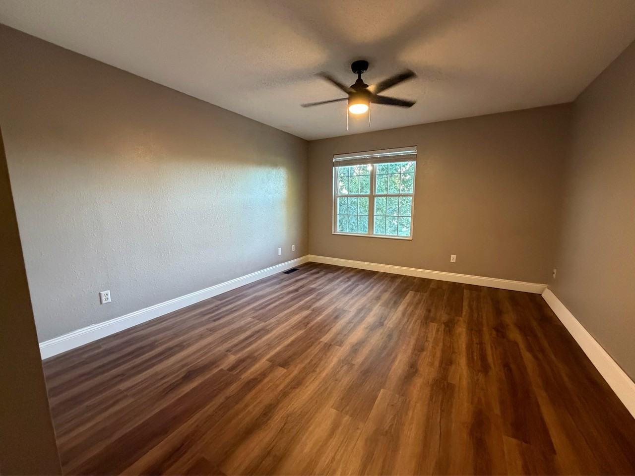 906 Natasha Cir #B - Photo 5 of 13