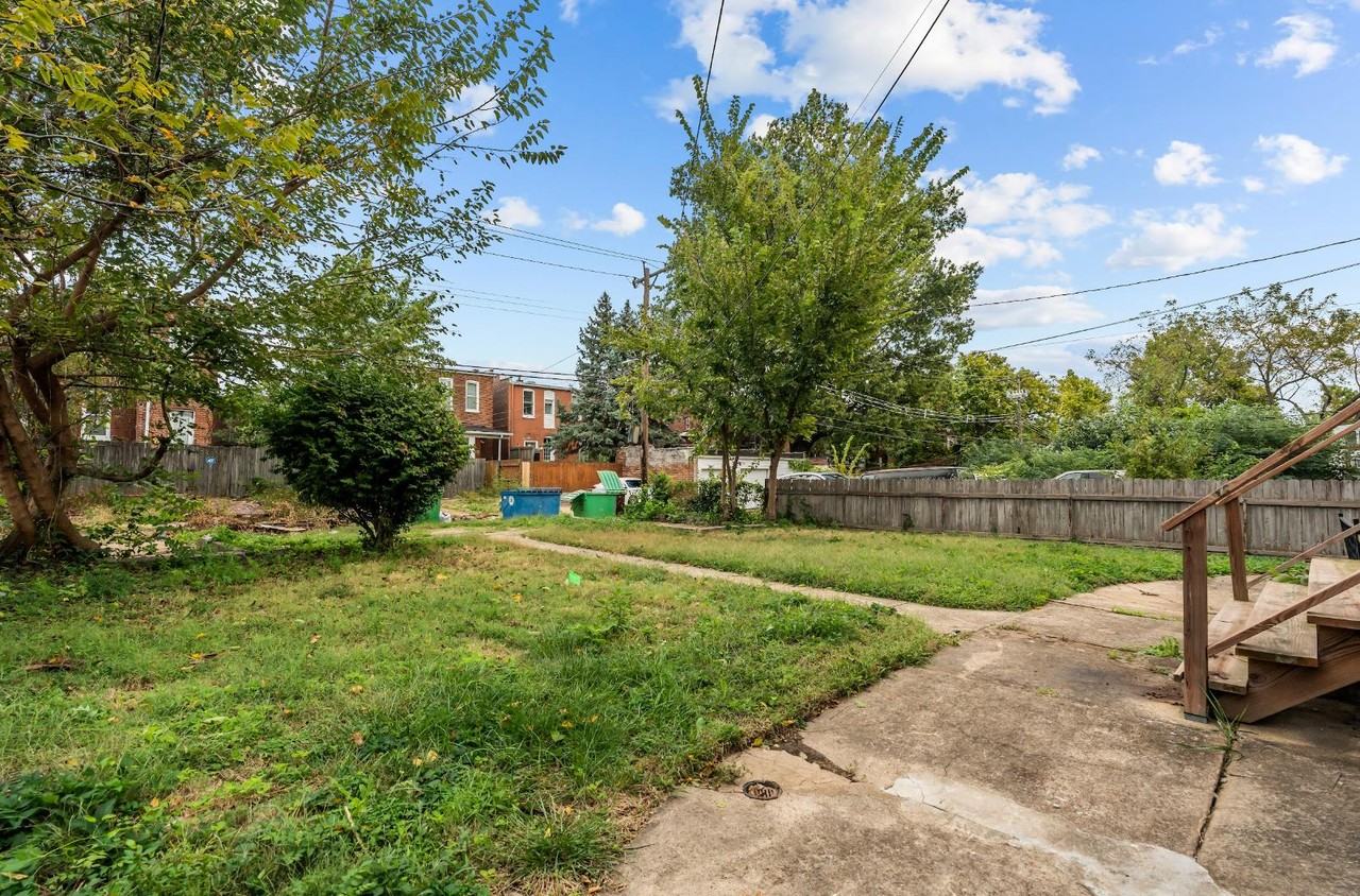 3437-3439 Dunnica Ave - Photo 6 of 7