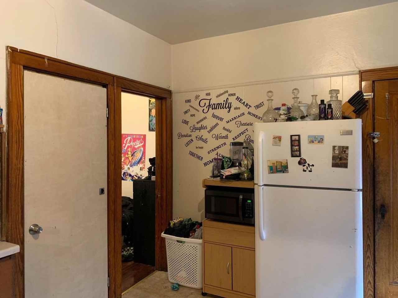 2420 S 6th St - Photo 3 of 10