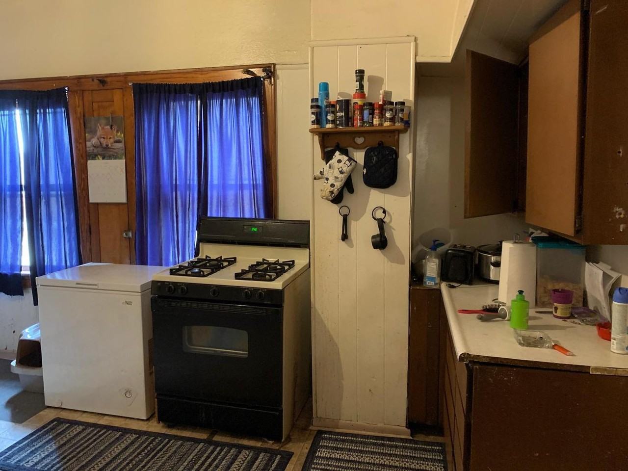2420 S 6th St - Photo 4 of 10