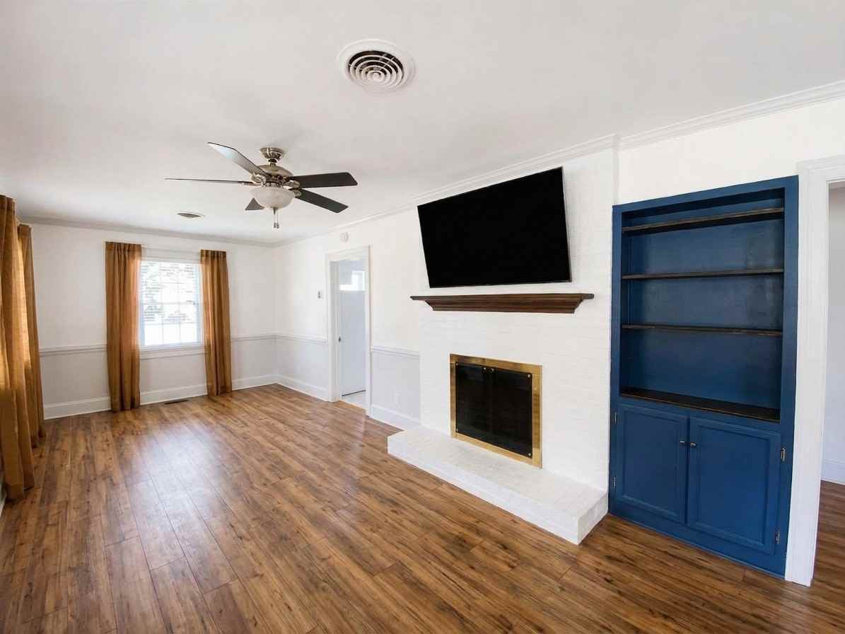 301 Beech St #1 - Photo 3 of 23