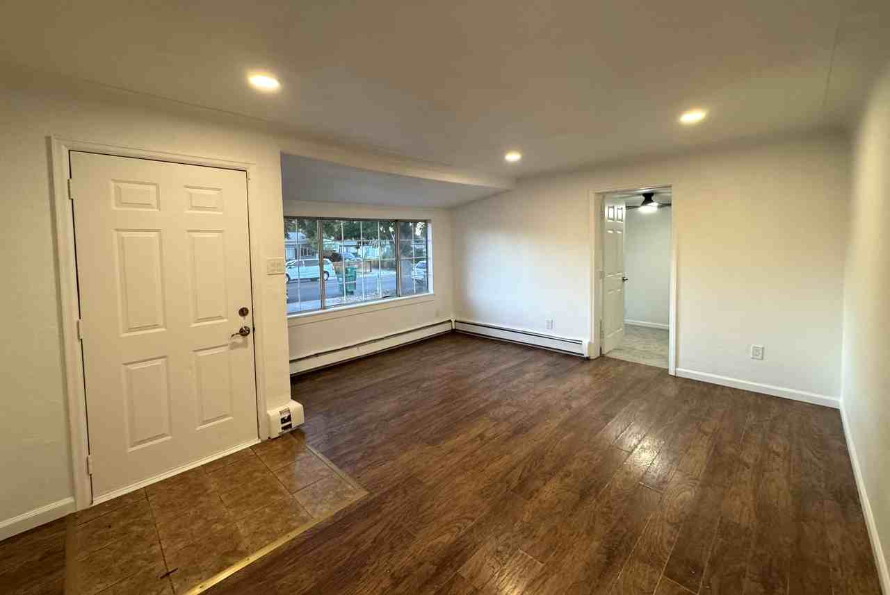 1902 Kenton St #1 - Photo 5 of 32