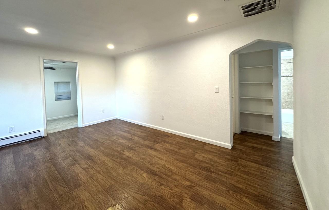 1902 Kenton St #1 - Photo 6 of 32