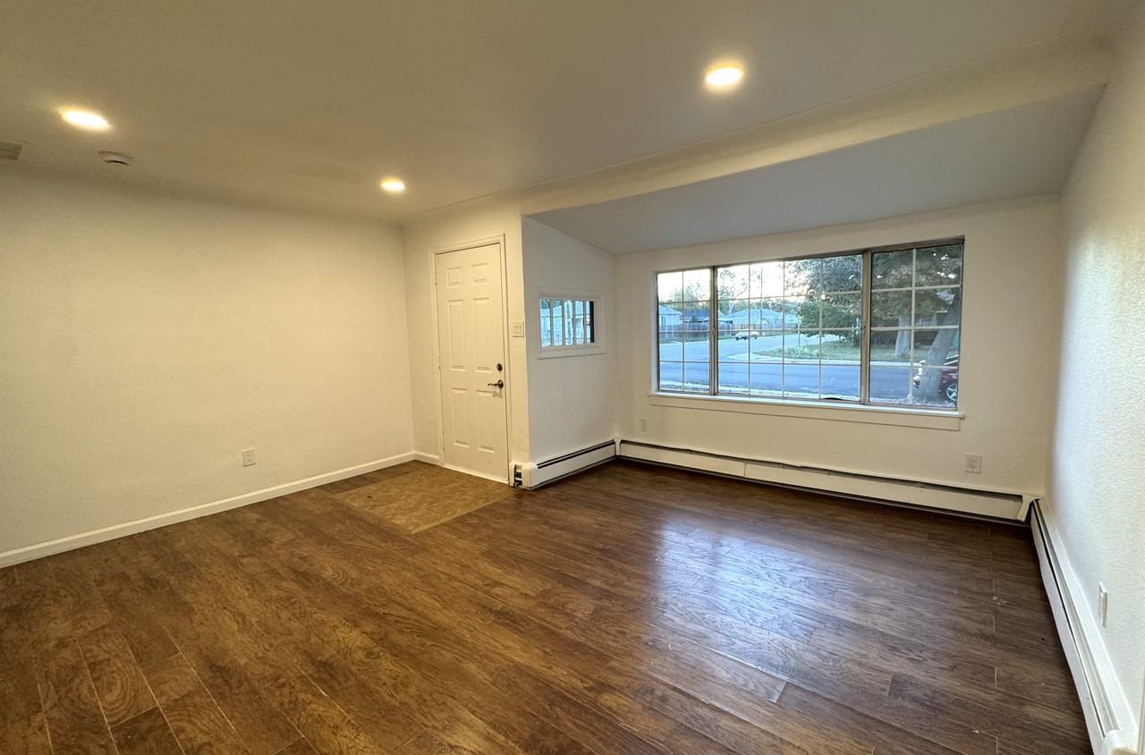1902 Kenton St #1 - Photo 7 of 32