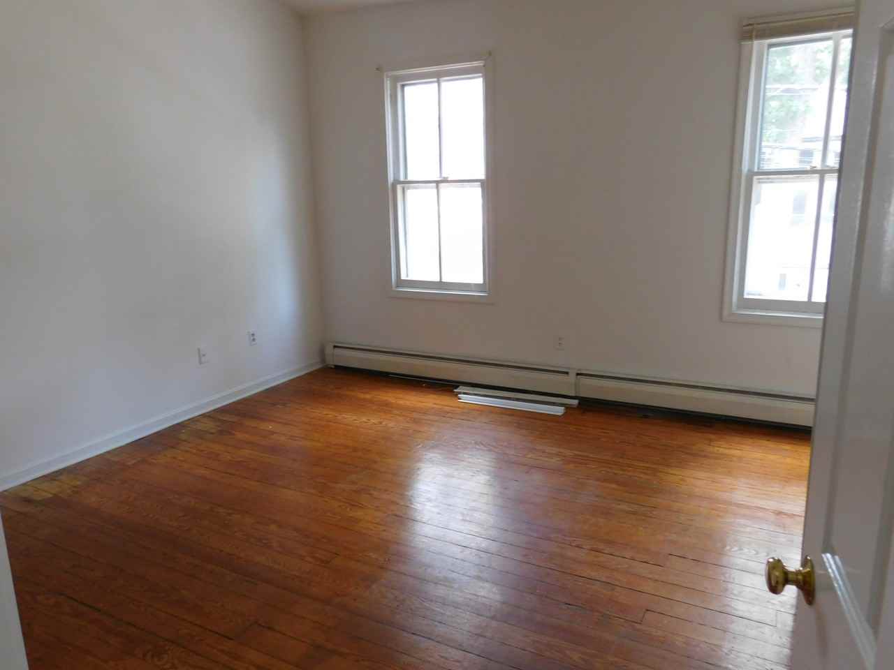 130 Conduit St #1 - Photo 6 of 13