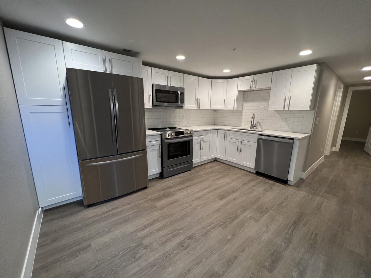 8941B Mccoy Pl - Photo 2 of 8