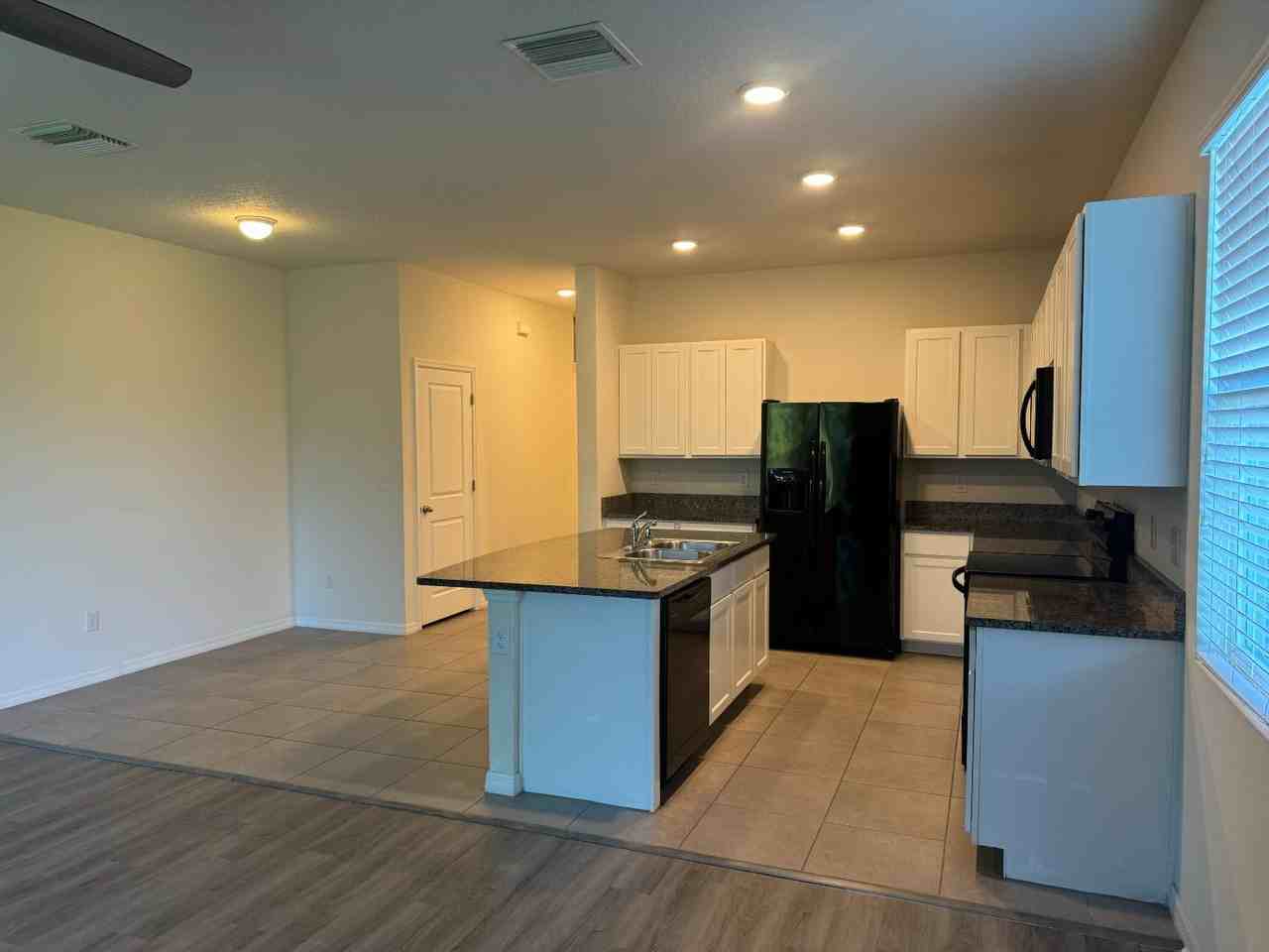 6916 Breezy Palm Dr - Photo 6 of 20