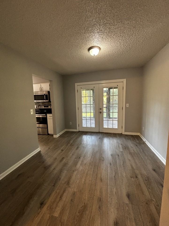 939 Highland Dr #1 - Photo 3 of 10