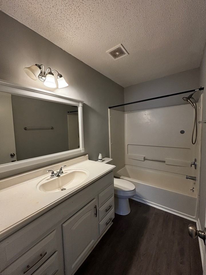 939 Highland Dr #1 - Photo 6 of 10