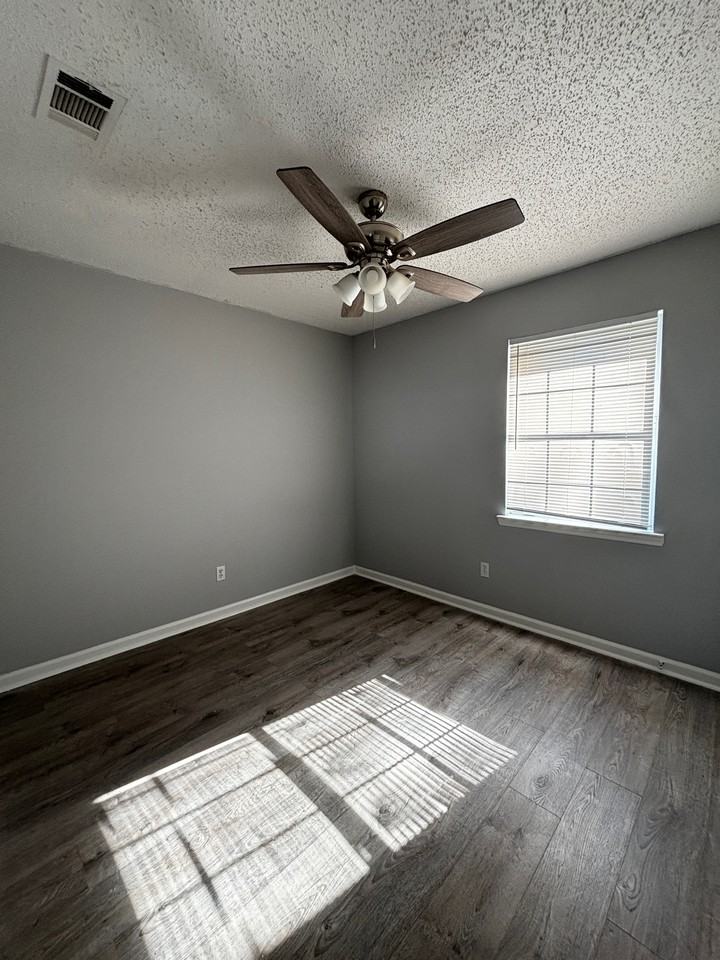 939 Highland Dr #1 - Photo 7 of 10