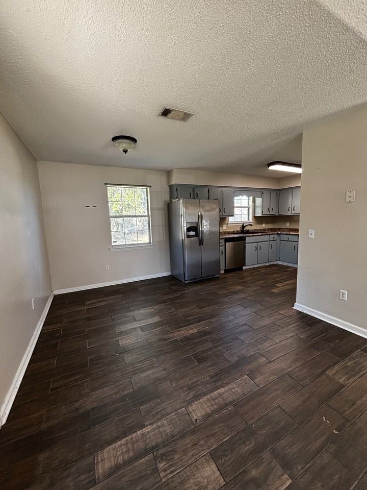 2544 Parkland Blvd - Photo 3 of 10