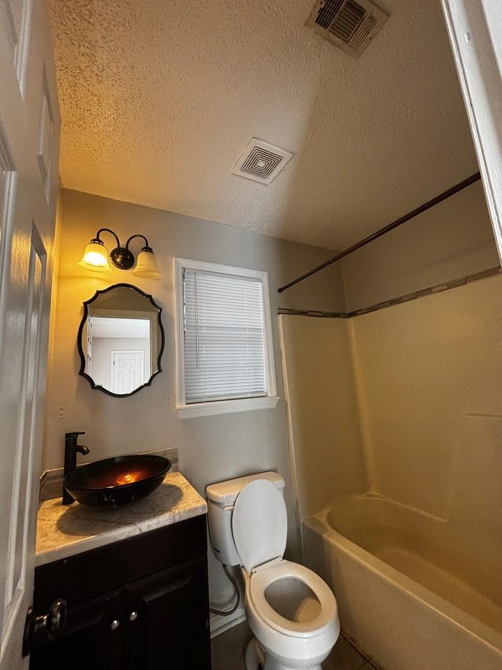 999 Ridgeland Dr - Photo 6 of 10