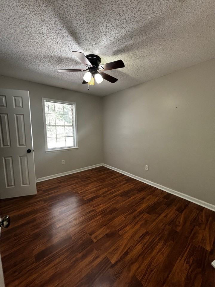 999 Ridgeland Dr - Photo 7 of 10