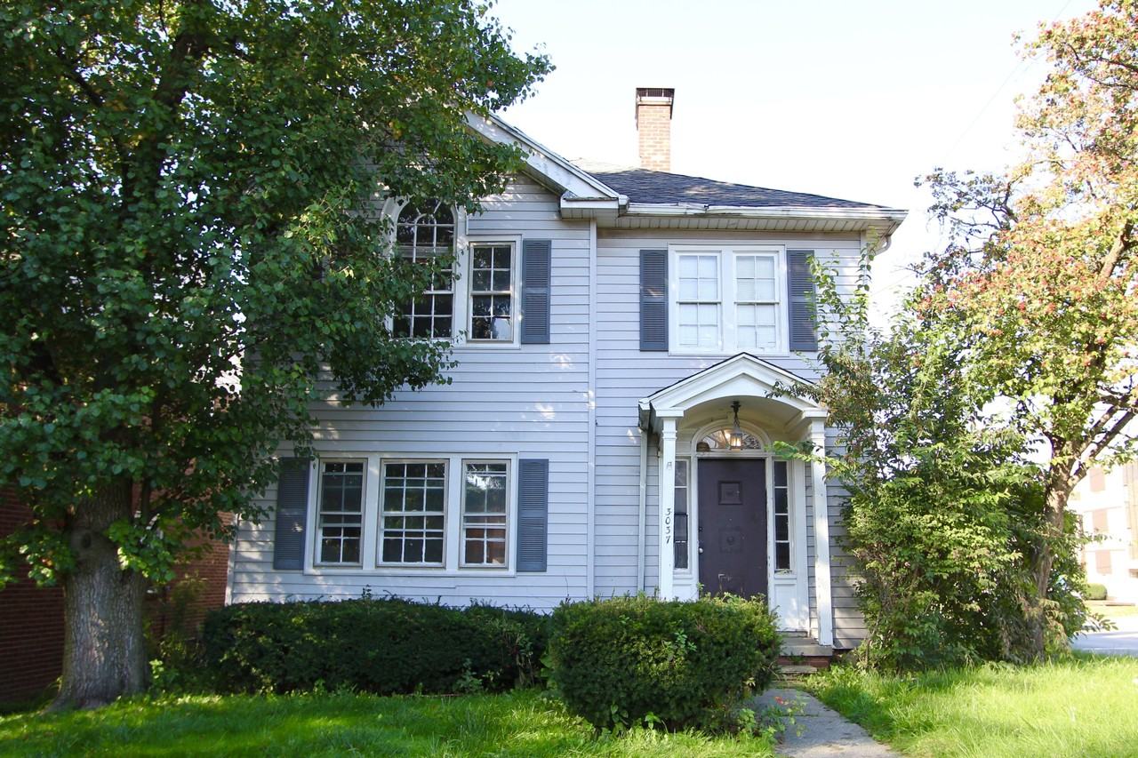 3037 Algonquin Pkwy #2