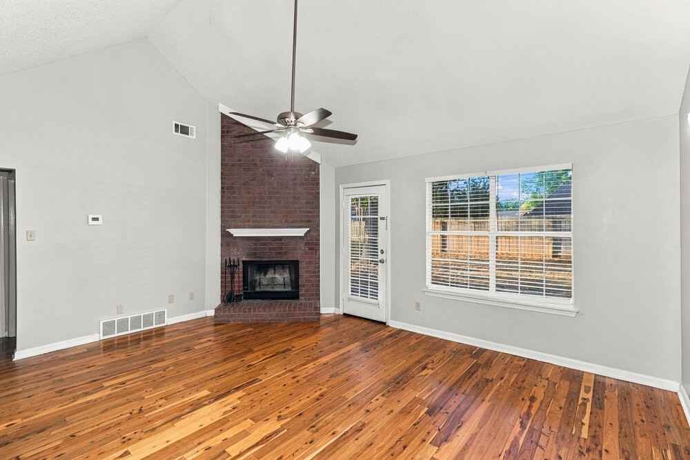 8056 Sandywood Ln - Photo 5 of 17