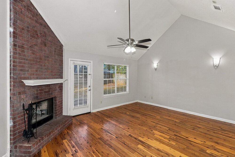 8056 Sandywood Ln - Photo 6 of 17