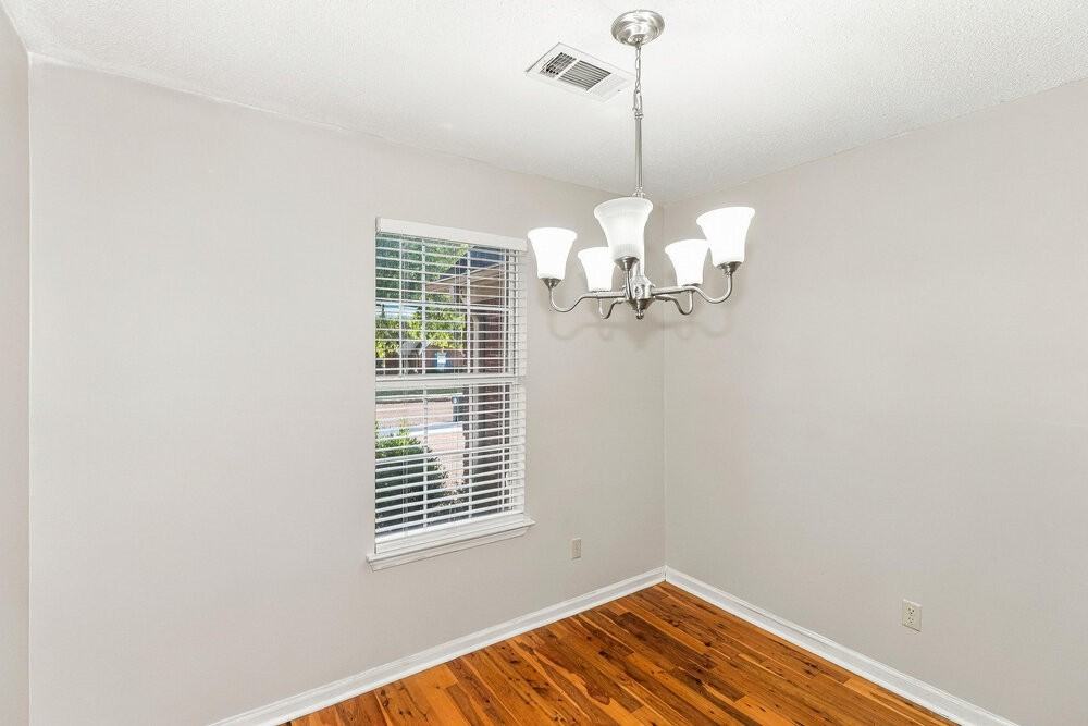 8056 Sandywood Ln - Photo 7 of 17