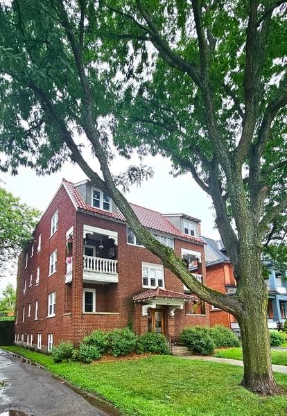 84 Glebe Ave #5 - Photo 2 of 3