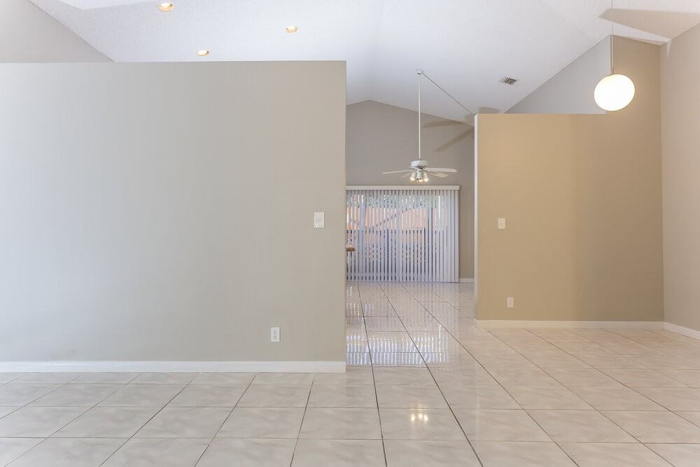 9410 Aegean Dr - Photo 5 of 15
