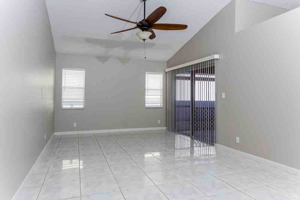 9410 Aegean Dr - Photo 6 of 15