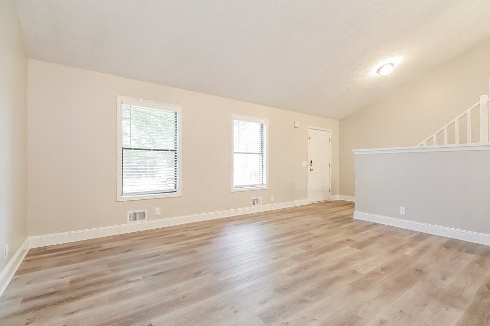 35 Ivy Dr - Photo 5 of 18
