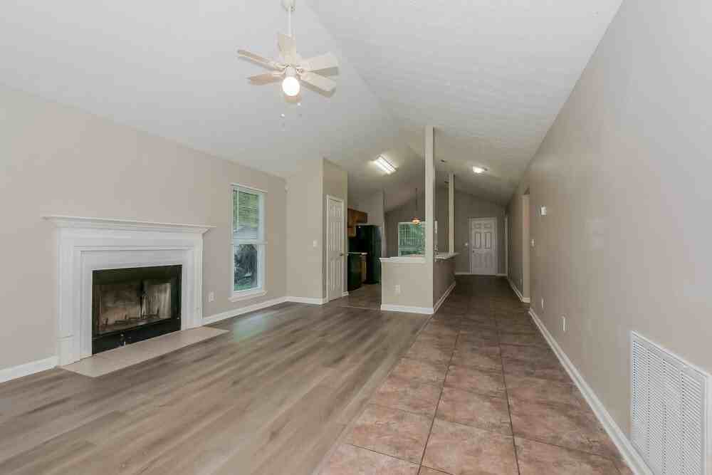 7801 Tara Rd - Photo 3 of 16