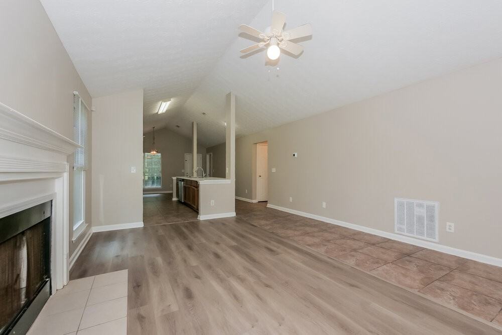 7801 Tara Rd - Photo 4 of 16