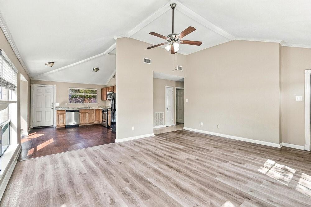 10018 Spotted Horse Dr - Photo 4 of 16
