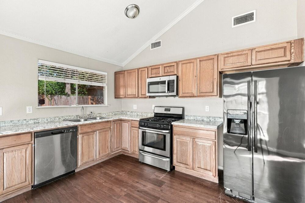 10018 Spotted Horse Dr - Photo 7 of 16