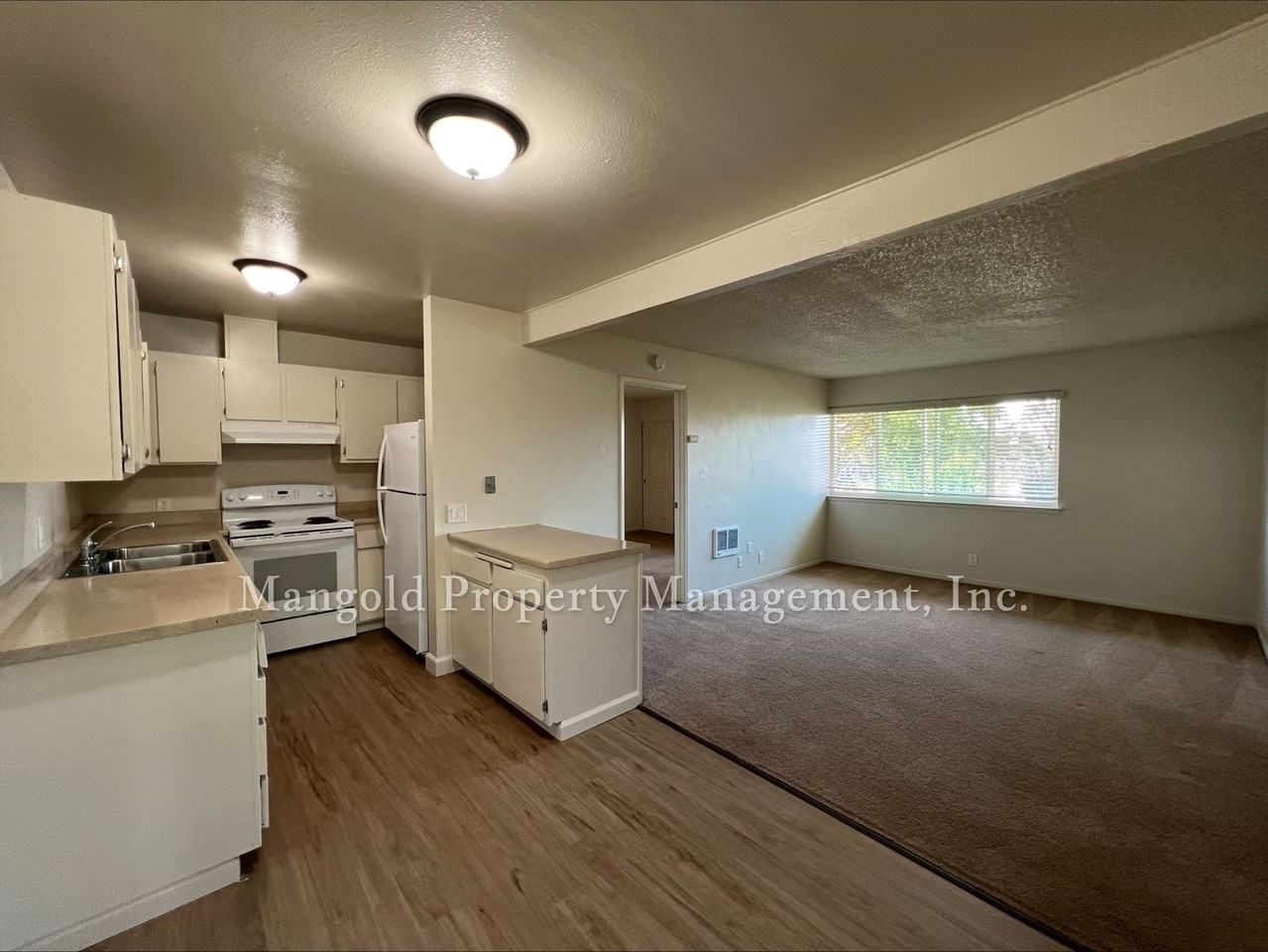 1112del - Photo 2 of 23