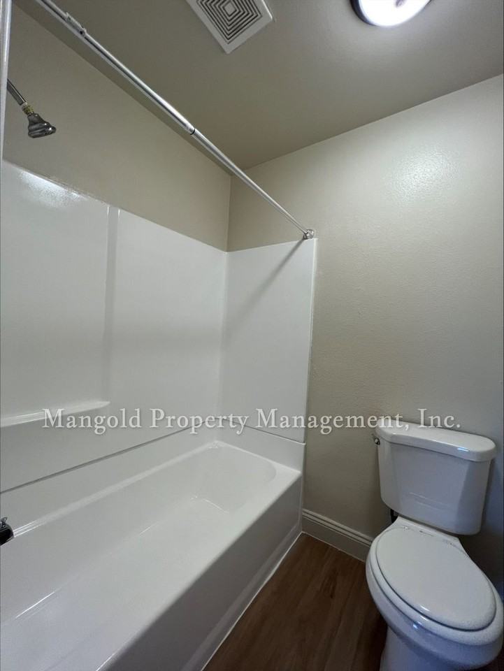 1112del - Photo 3 of 23