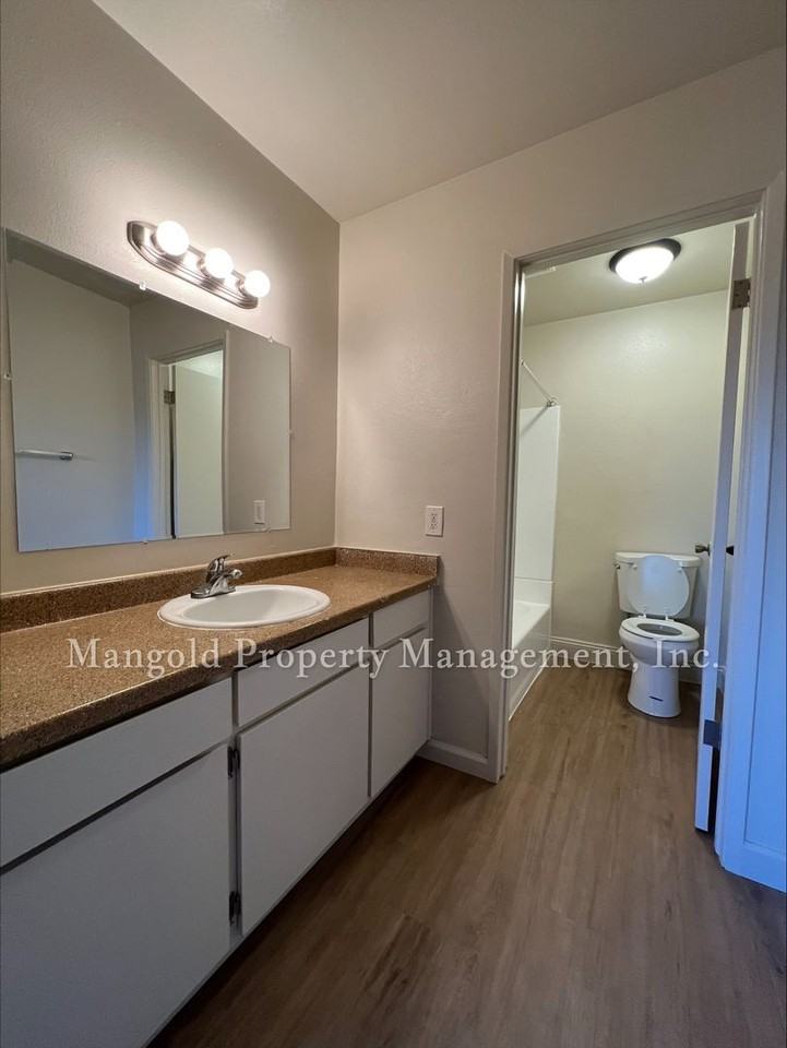 1112del - Photo 4 of 23