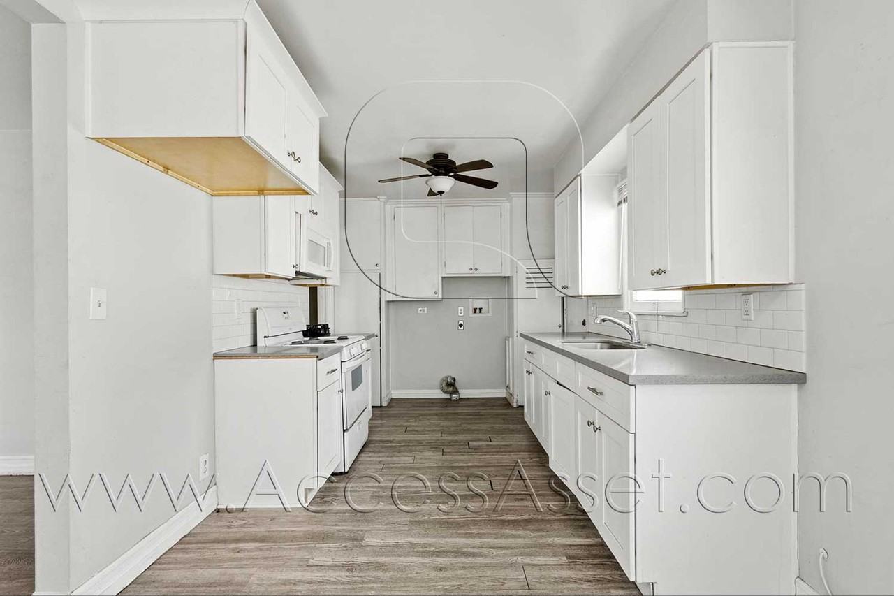 2840 N F St - Photo 2 of 32
