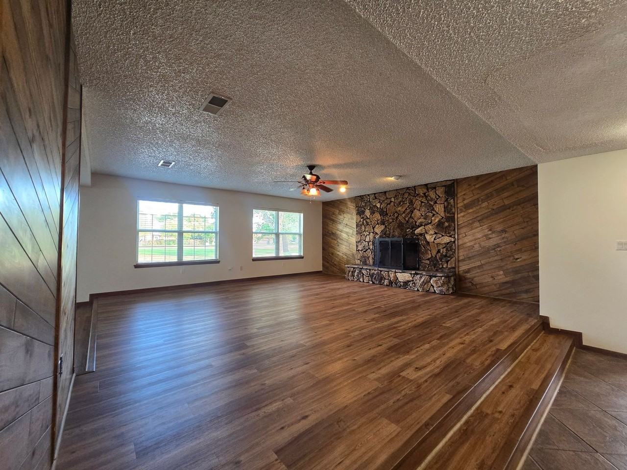 1616 Colonial Pkwy - Photo 3 of 9